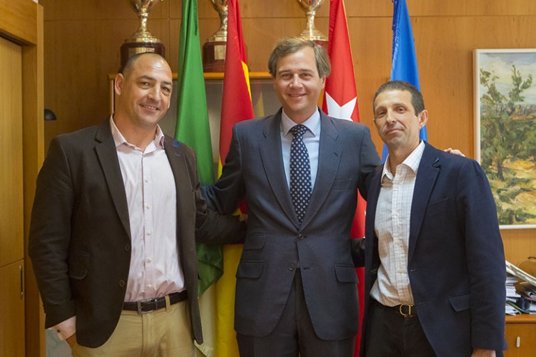 "Una brazada, un céntimo"