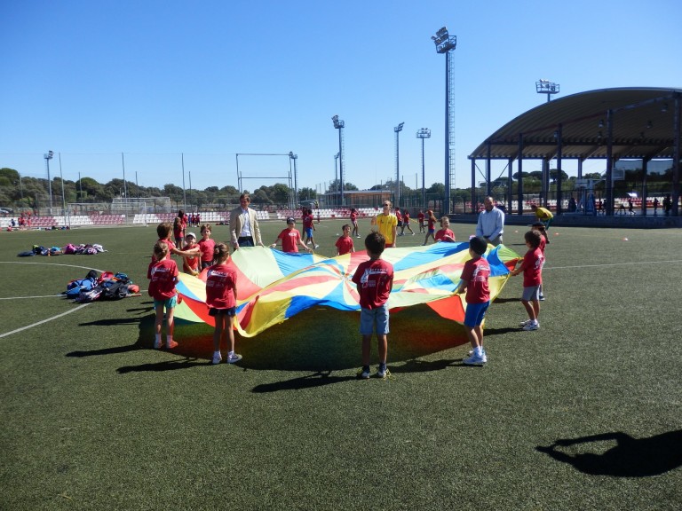 Casi medio centenar menores becados este verano para participar en los campamentos municipales