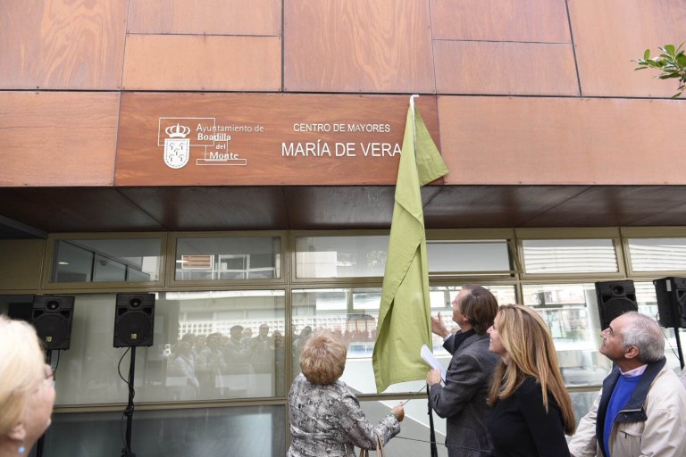 Queda inaugurado el Centro de Mayores María Vera