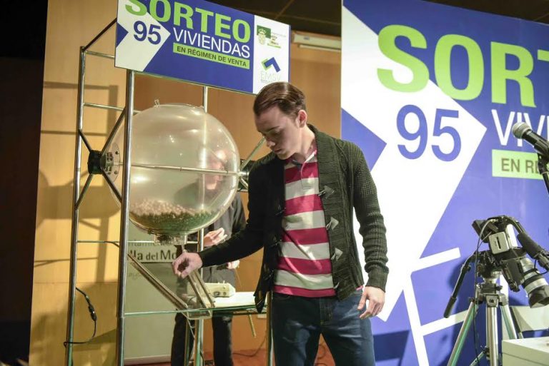 Boadilla adjudica por sorteo 95 viviendas de protección pública