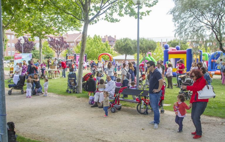 Las familias numerosas de Boadilla deben notificar la renovación de su carnet para la bonificación del IBI