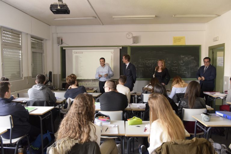 Los estudiantes de Boadilla construyen su red de futuro