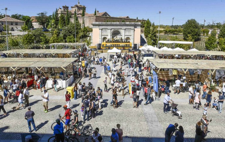 Cuatro cocineros de MasterChef estrenan sus propuestas en el Mercado de Palacio