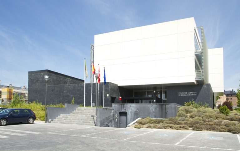 Convenios de colaboración con seis empresas para fomentar el empleo en Boadilla