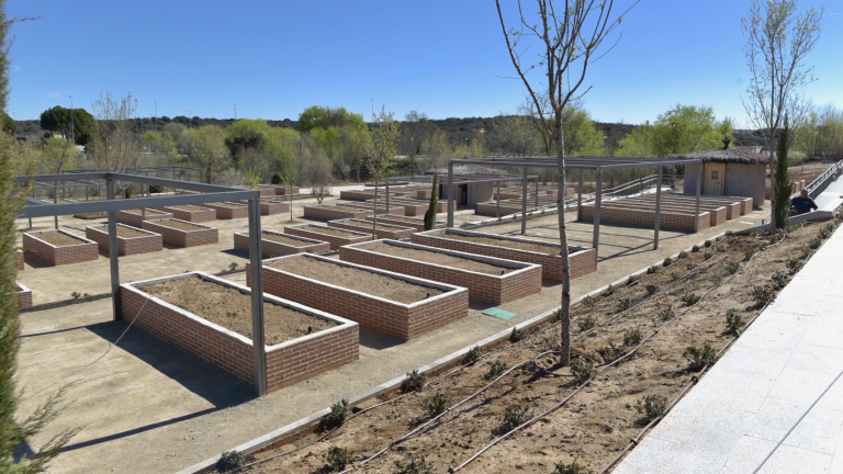 Los vecinos de Boadilla ya pueden visitar los huertos urbanos