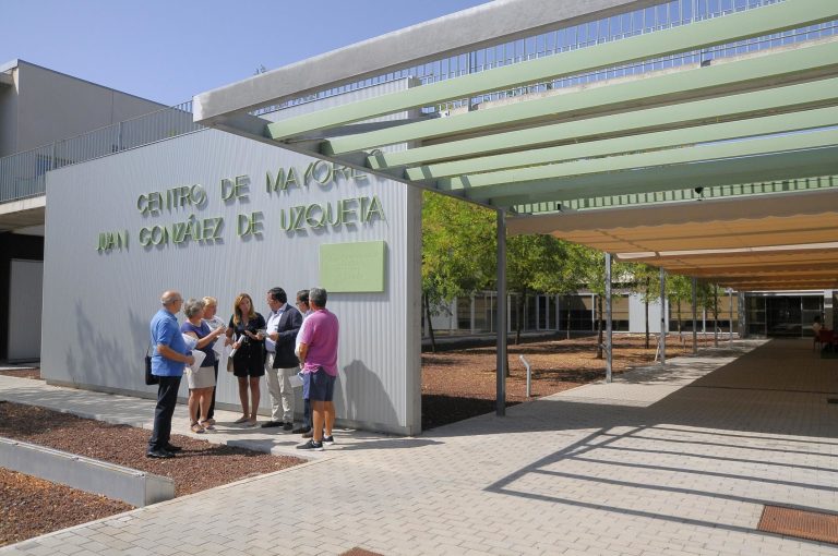 Musicoterapia, escritura creativa y más inglés, nuevas actividades para los mayores