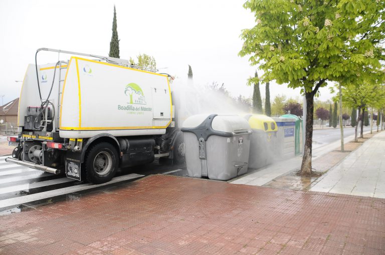 Desinfección con hipoclorito en contenedores de basura y marquesinas Desinfección-Hipoclorito-Boadilla