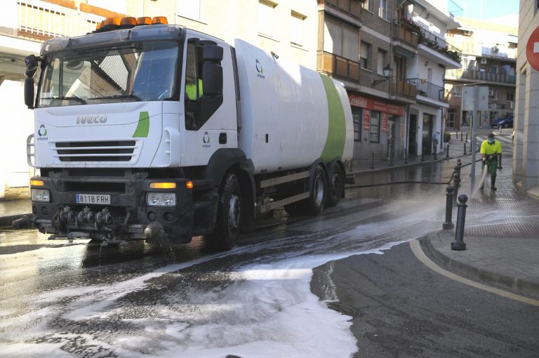 Comienzan las limpiezas especiales de verano en la calles de Boadilla