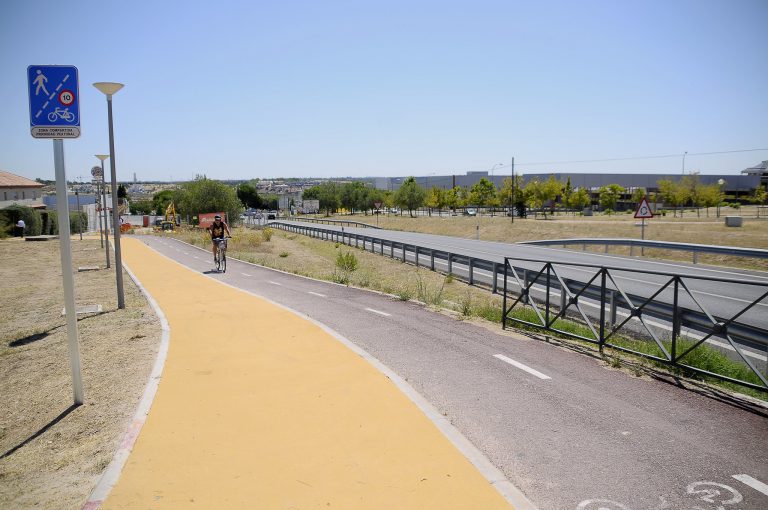 Mejoras en la senda que une la calle Monteamor y la avenida Condesa de Chichón