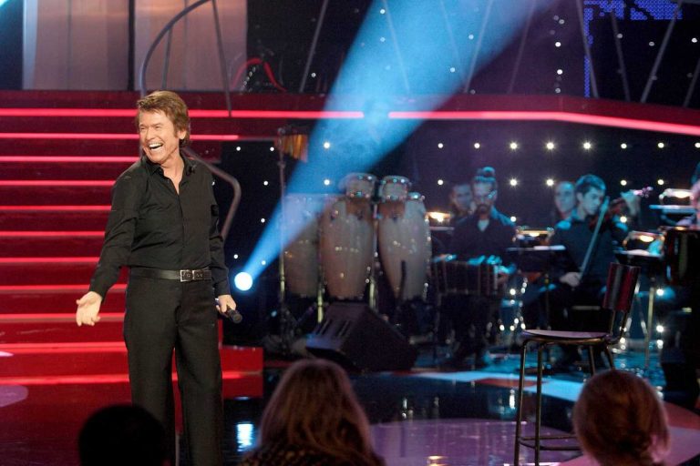 Los conciertos de Lori Meyers, Raphael y Ara Malikian cambian fecha, el de Pasión Vega se pospone