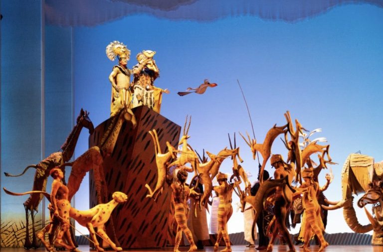 El polideportivo Rey Felipe acoge un tributo a ‘El Rey León’