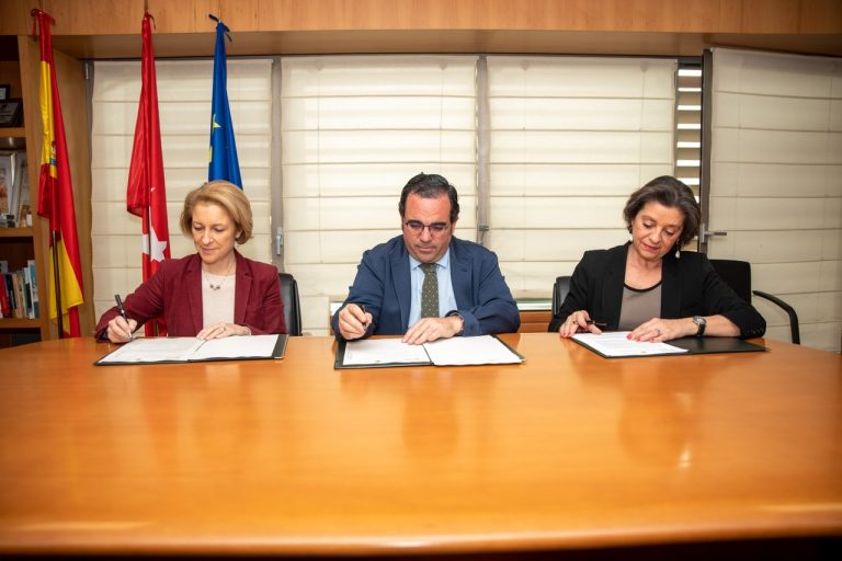 La CEU San Pablo y el Ayuntamiento ofrecen becas a los mejores expedientes académicos