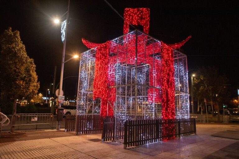 El encendido de luces inaugura un mes de celebraciones navideñas en Boadilla