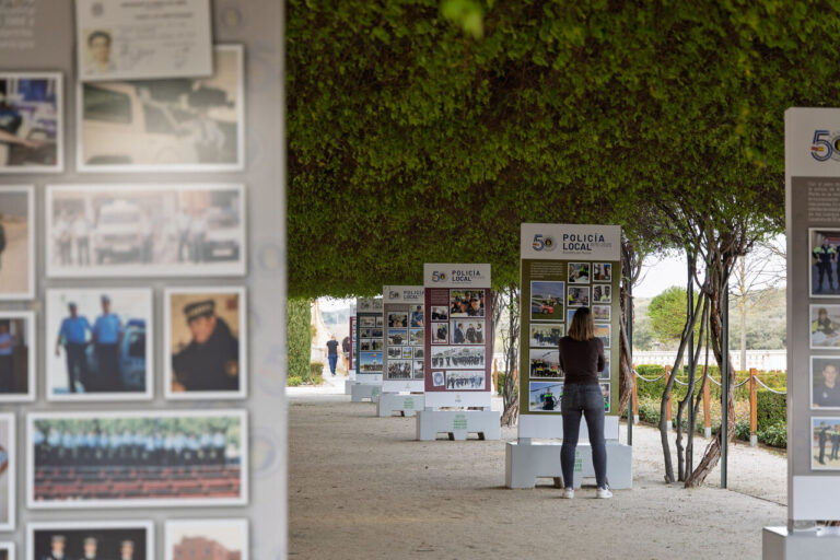 policía local exposición fotográfica
